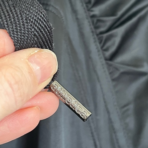 Lululemon Wanderful Hooded Capelet Raincoat Poncho Jacket Black Satin S/M - Picture 6 of 9